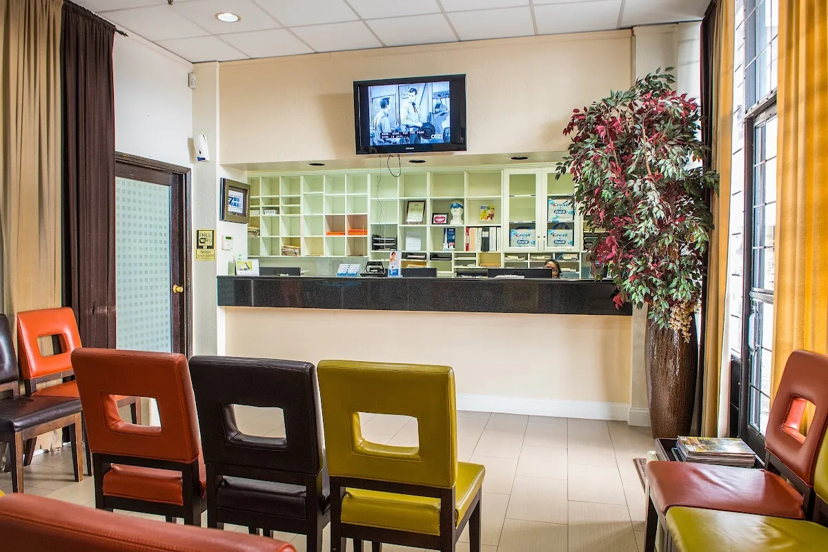 7 Day Dental photo 4