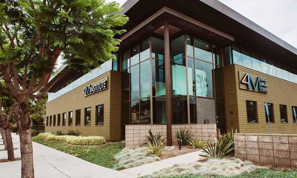 4M Dental Implant Center photo 5