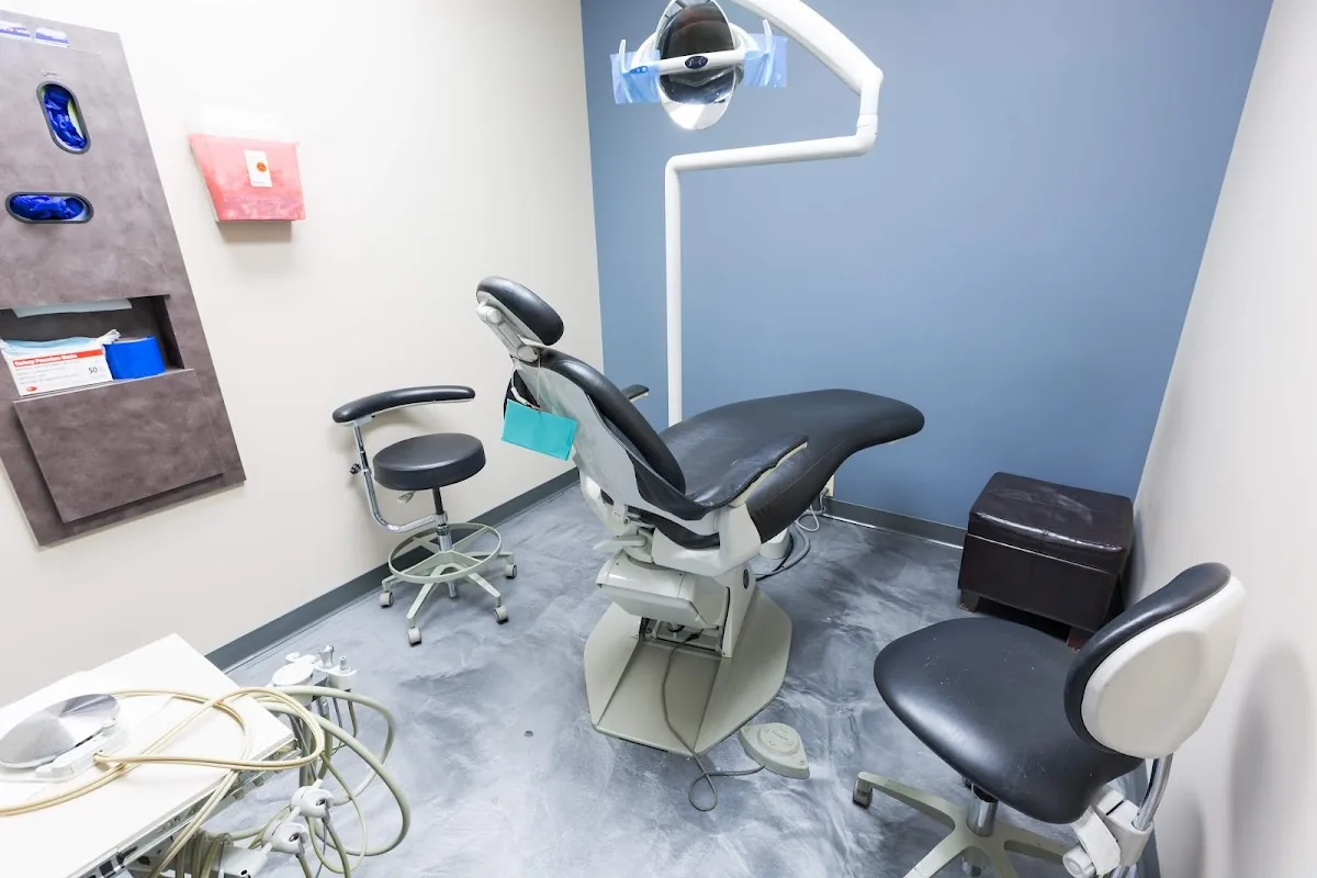 Risas Dental and Braces - Denver South photo 3