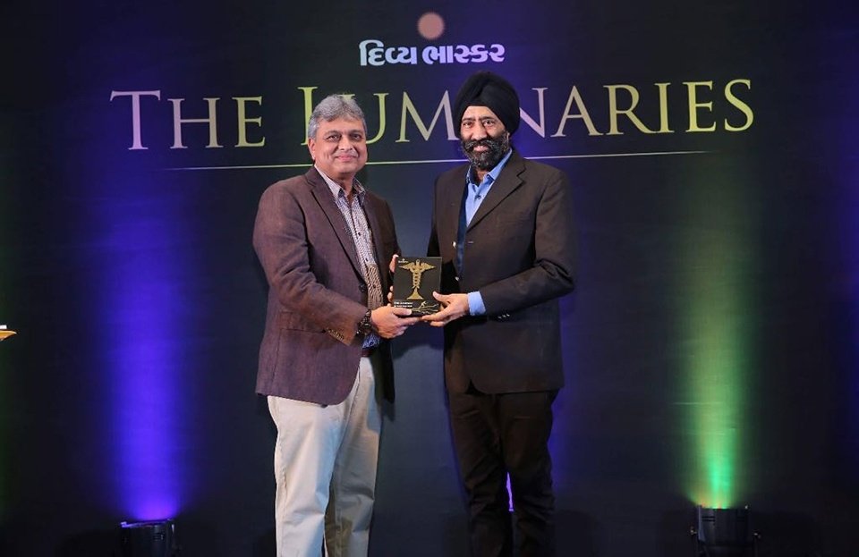 Bhalla Dental Clinic & Implant Centre photo 1