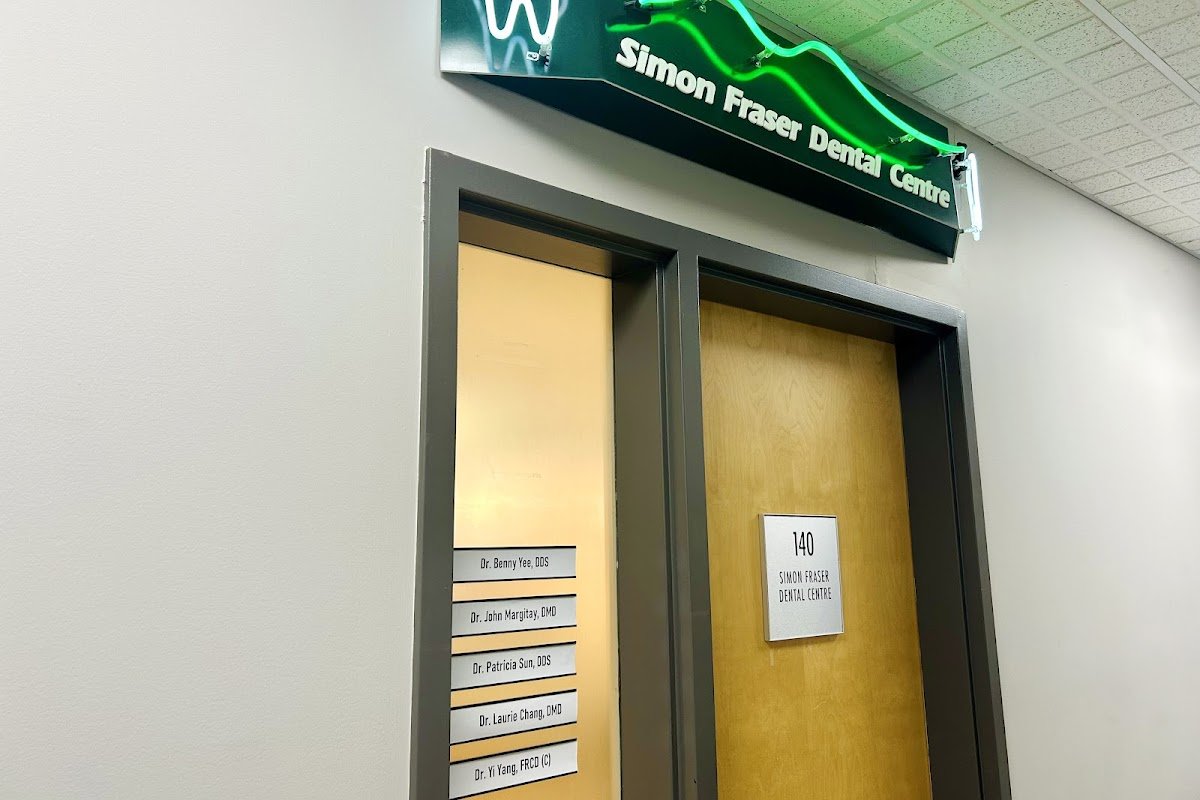 Simon Fraser Dental Centre photo 3