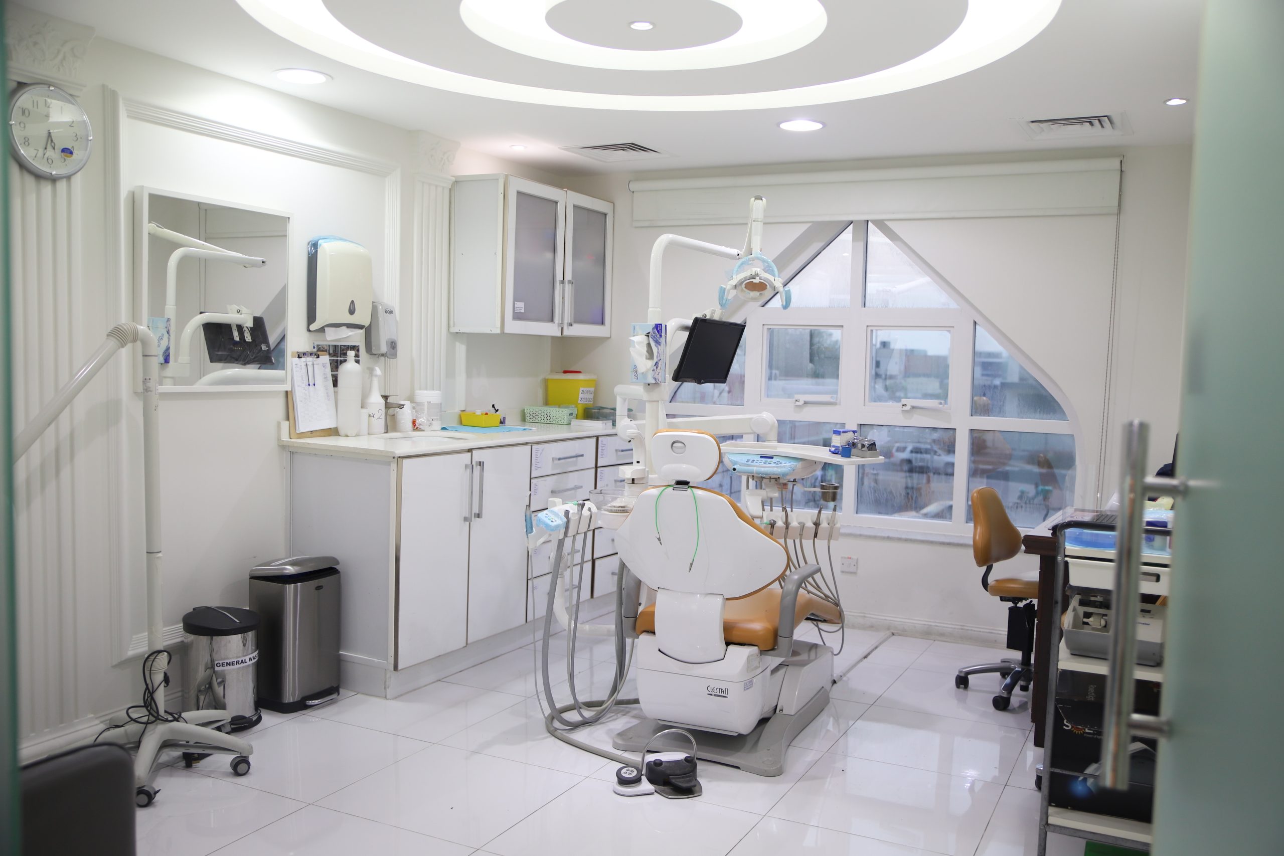 LUZAN DENTAL CENTER photo 1