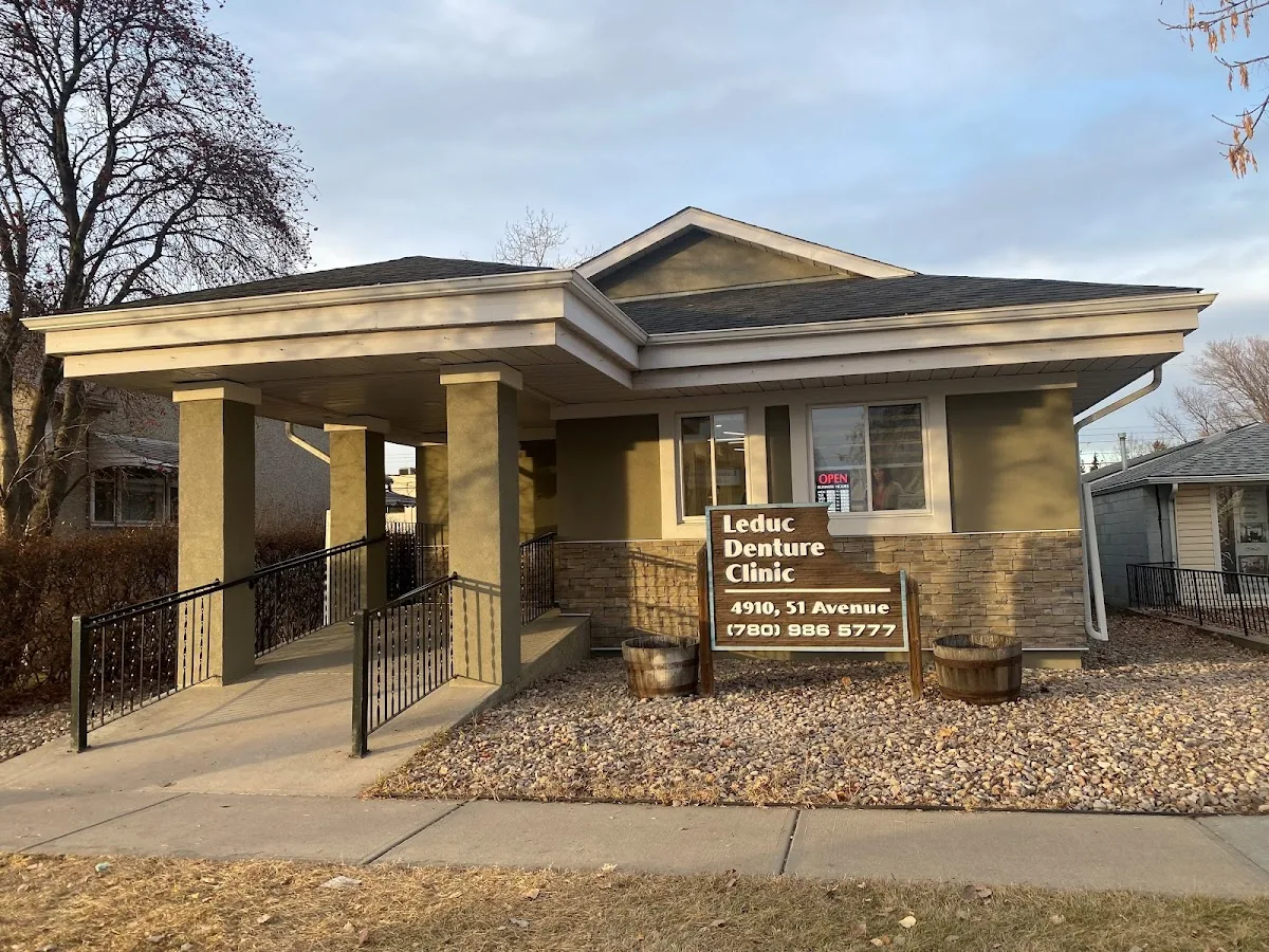Leduc Denture Clinic photo 2