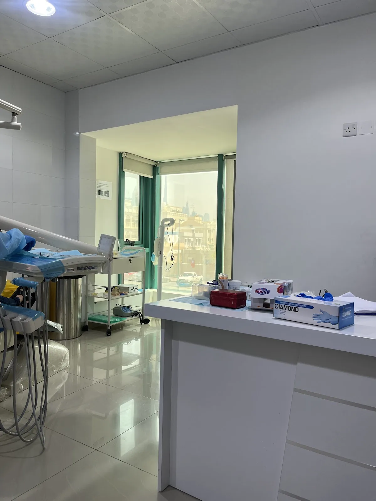 Hollywood Smile Dental Clinic photo 6