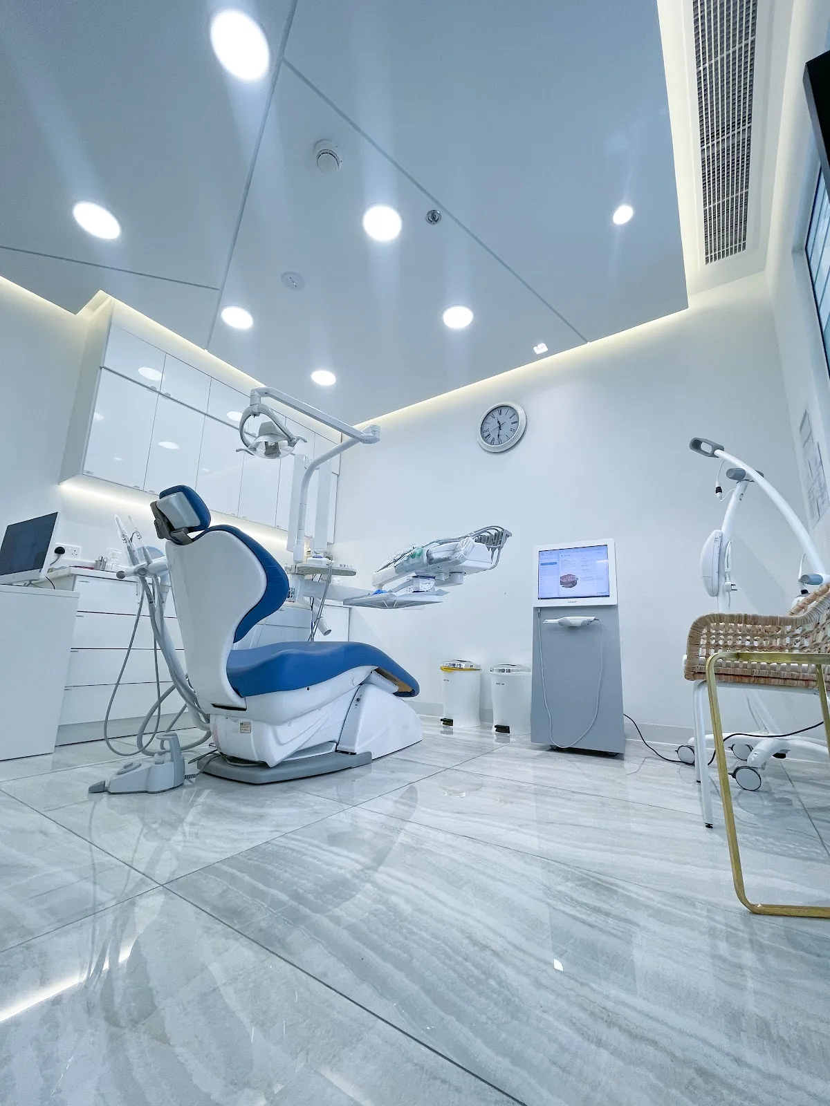 French Dental Clinic photo 3