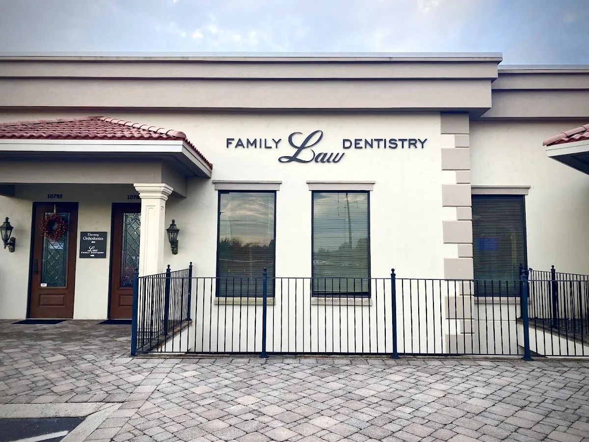 Law Family & Cosmetic Dentistry photo 3