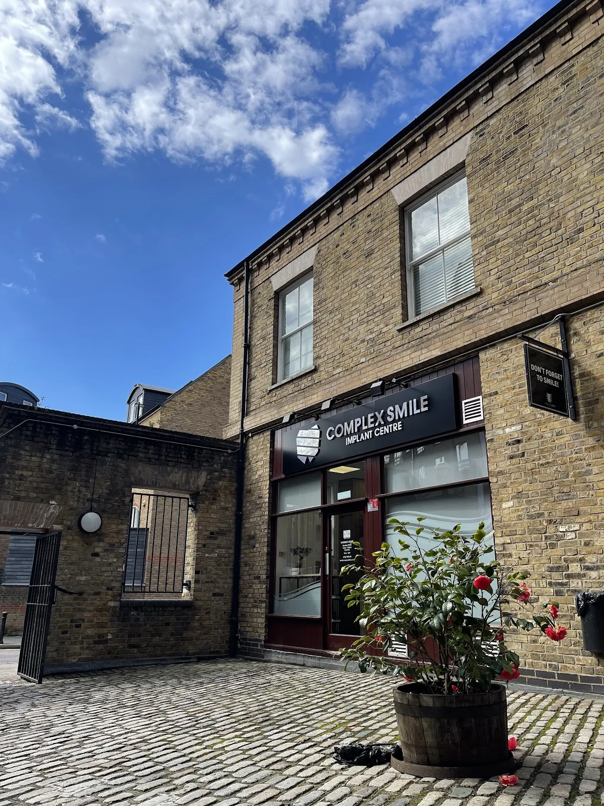 Complex Smile Implant Centre photo 3