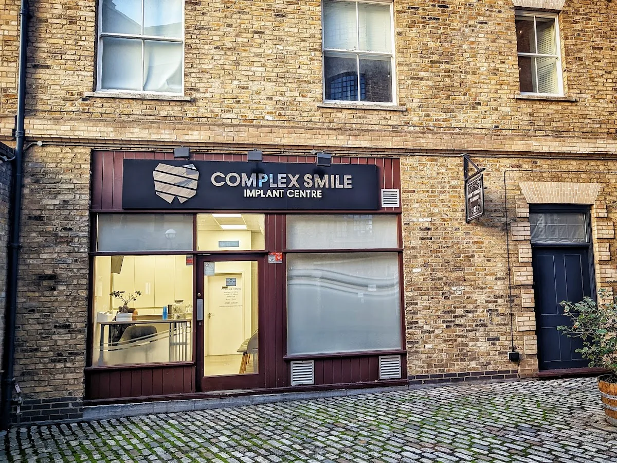 Complex Smile Implant Centre photo 4