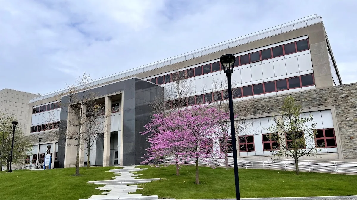UB School of Dental Medicine / UB Dental photo 2