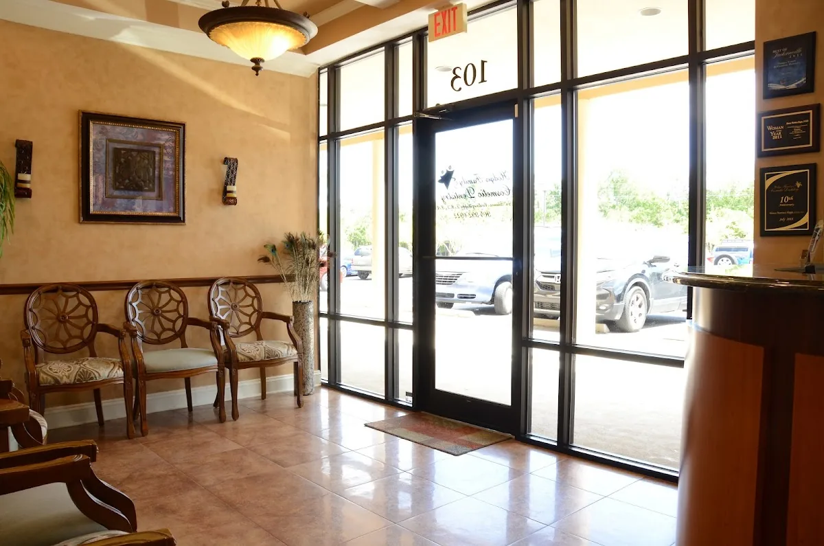 Hodges Family & Cosmetic Dentistry photo 2