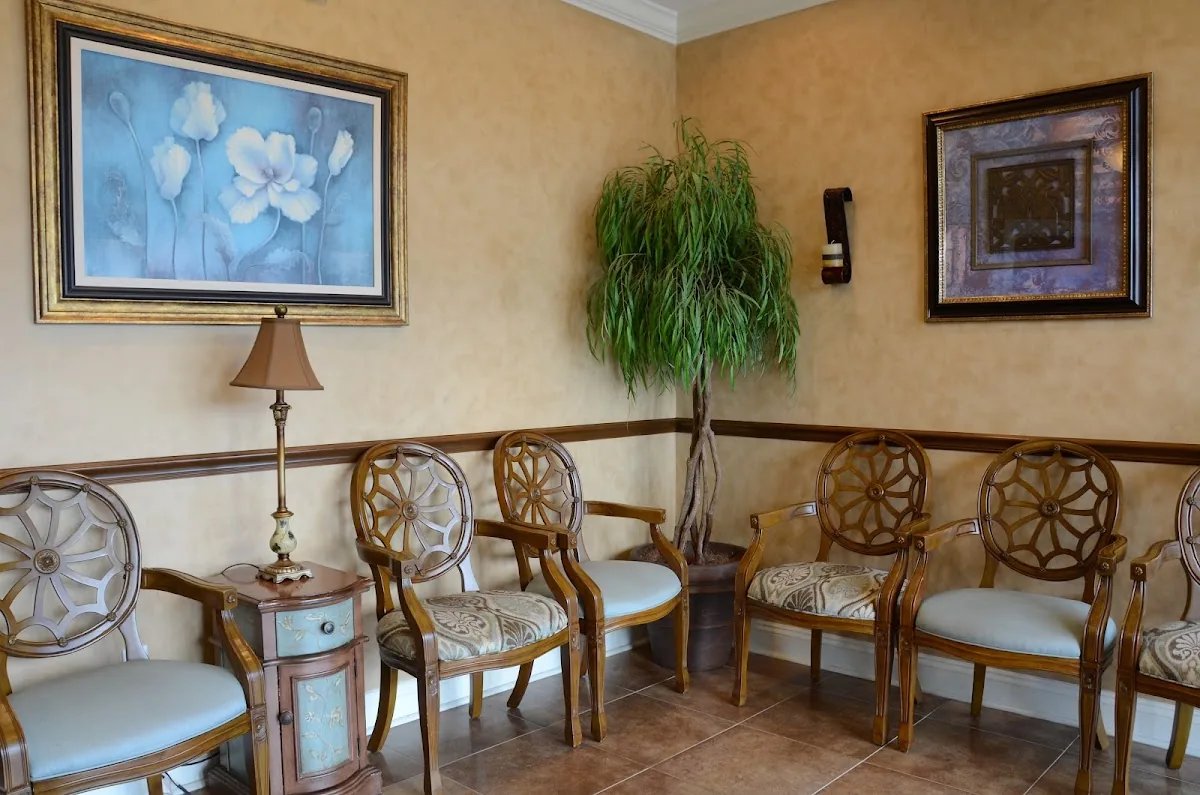 Hodges Family & Cosmetic Dentistry photo 1