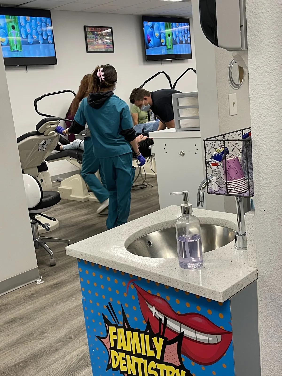 Somos Dental & Orthodontics - Mesa photo 3