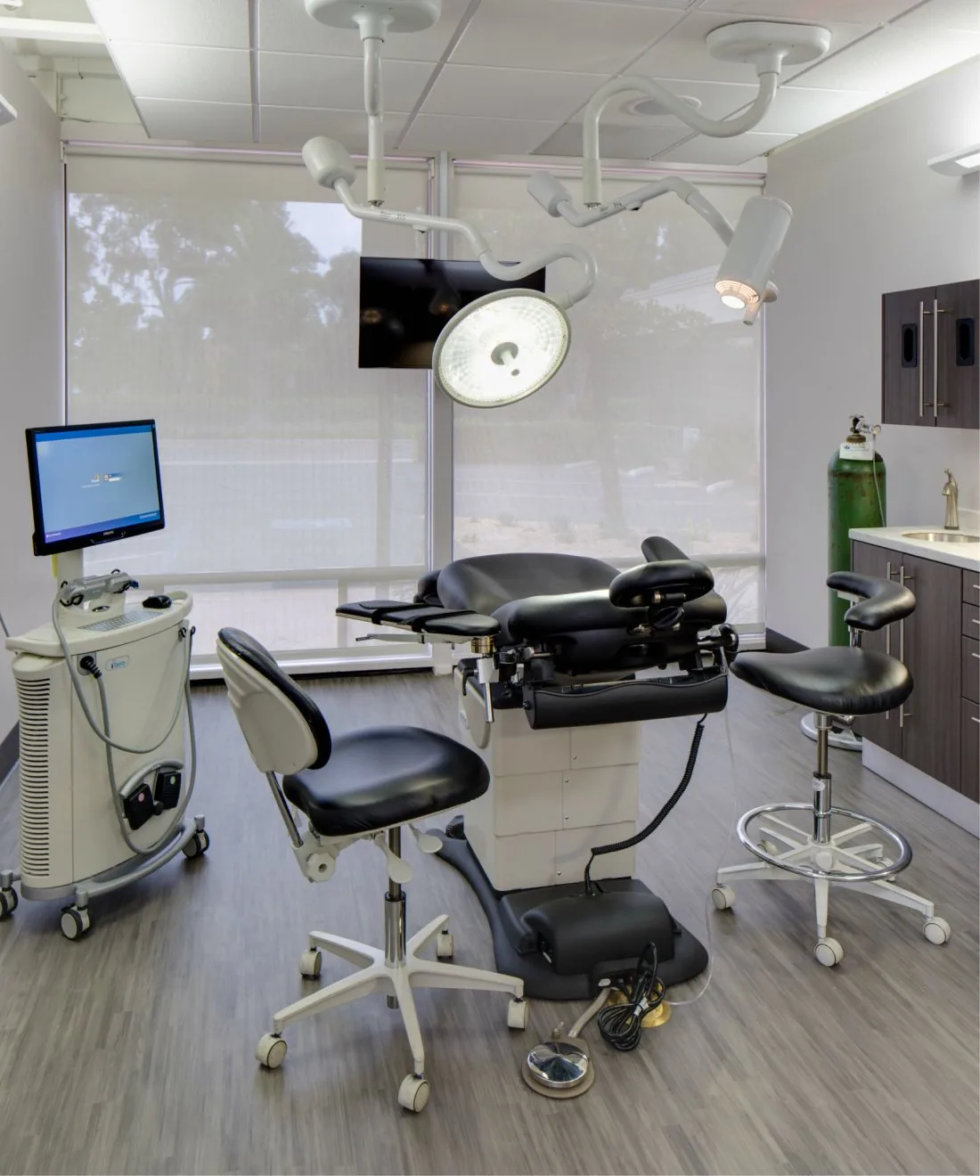 Mission Hills Periodontics - Dr. Stephen Munroe photo 2