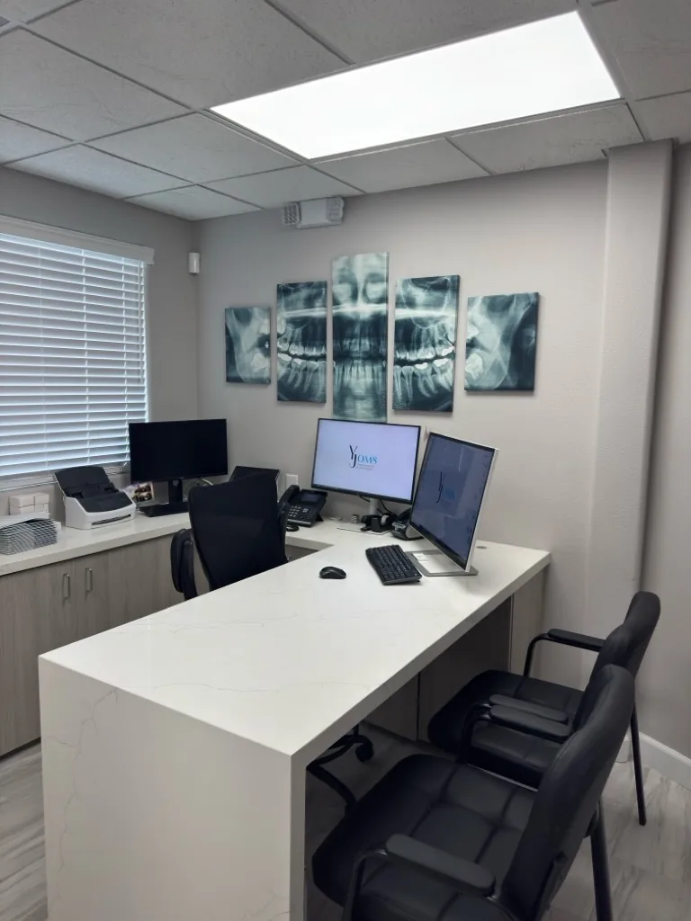 YJ OMS Dental Implants & Oral Surgery photo 3
