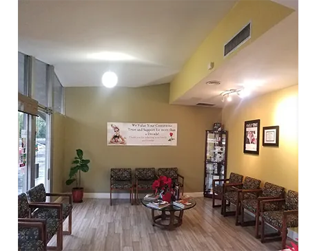 Parissa Djafari, DDS