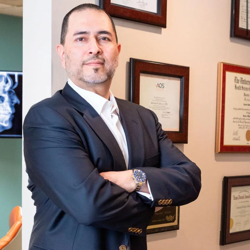 Antonio R. Solis Jr.,DDS