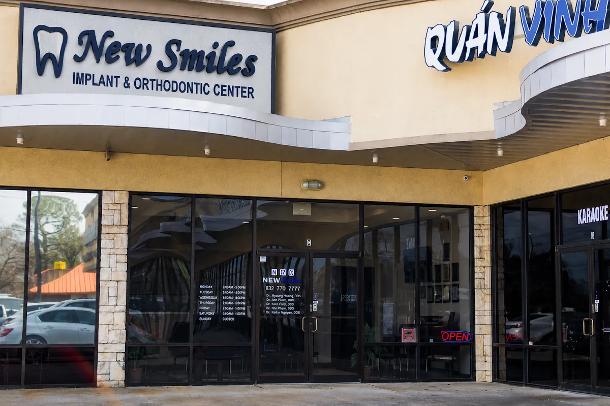 New Smiles Dental Implant & Cosmetic Center