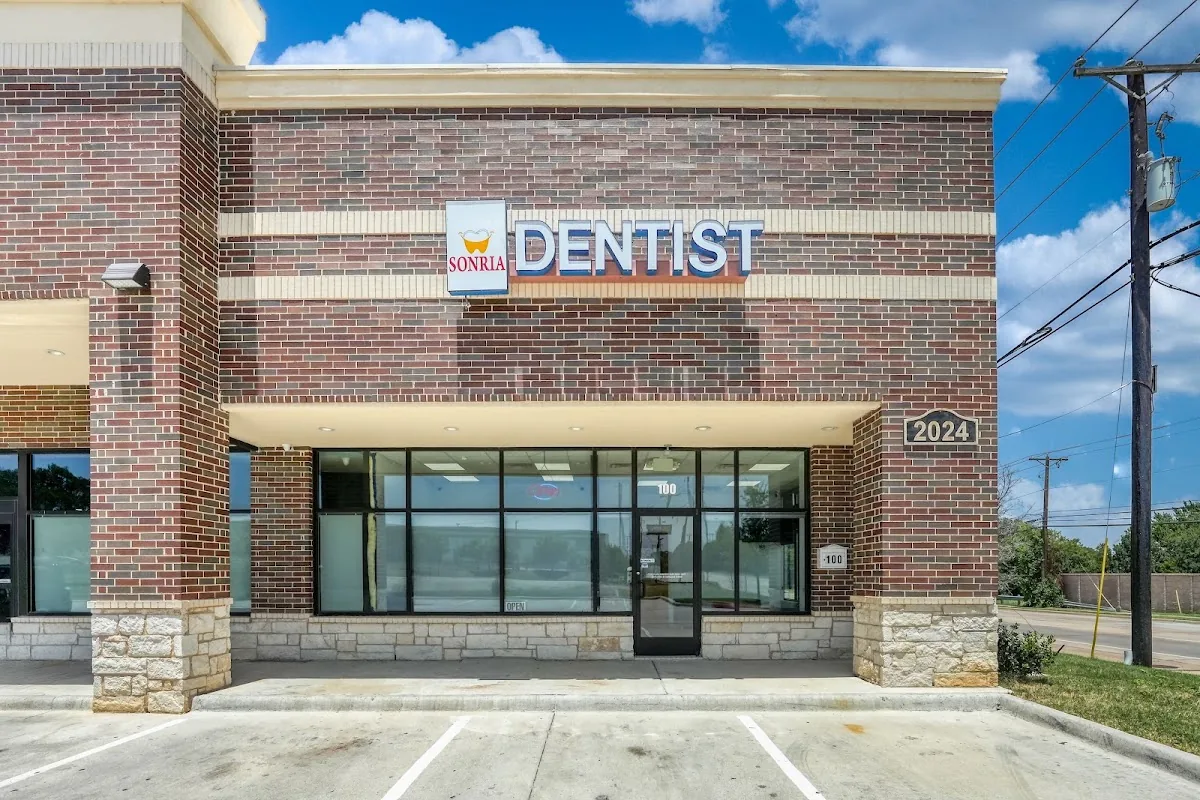 Sonria Dentista of Arlington- Dental Implants and Braces photo 2