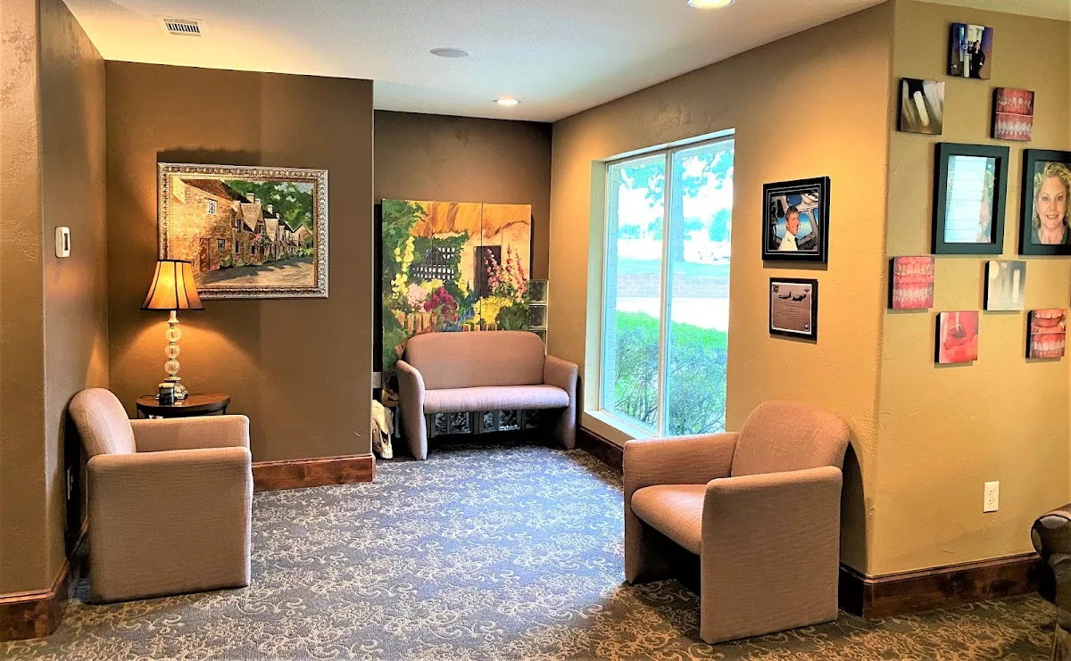 Arlington Implants & Cosmetic Dentistry (formerly Dr. Heather Martinson, DDS & Associates) photo 3