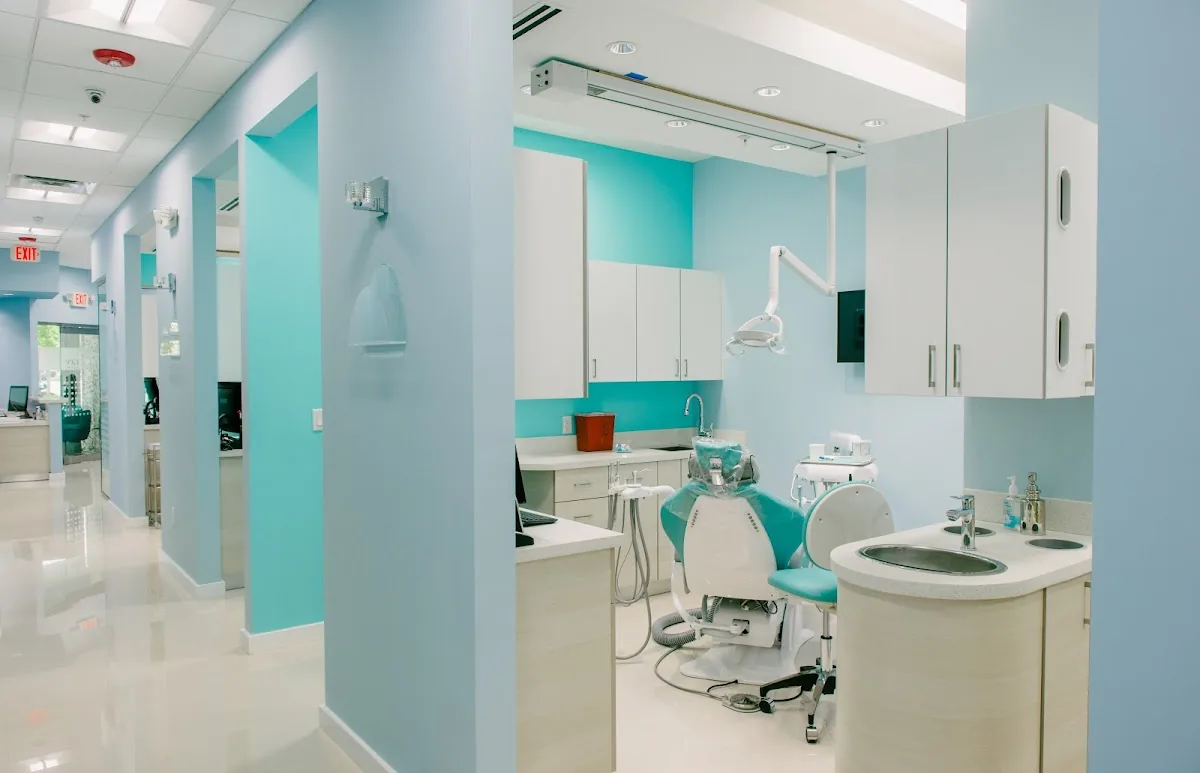 Deluxe Dental photo 3