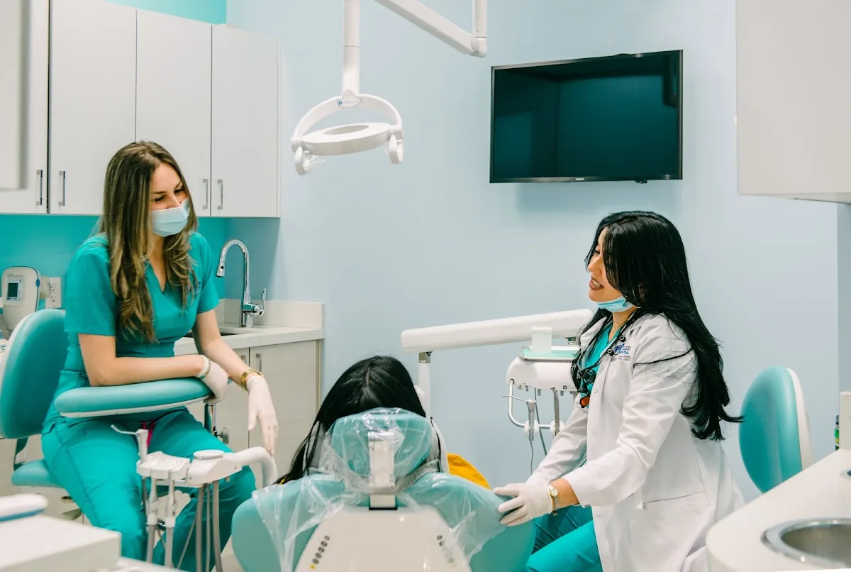 Deluxe Dental photo 2