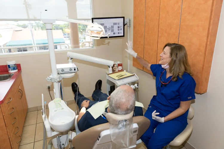 Flagler Dental Clinic of Miami Inc photo 3