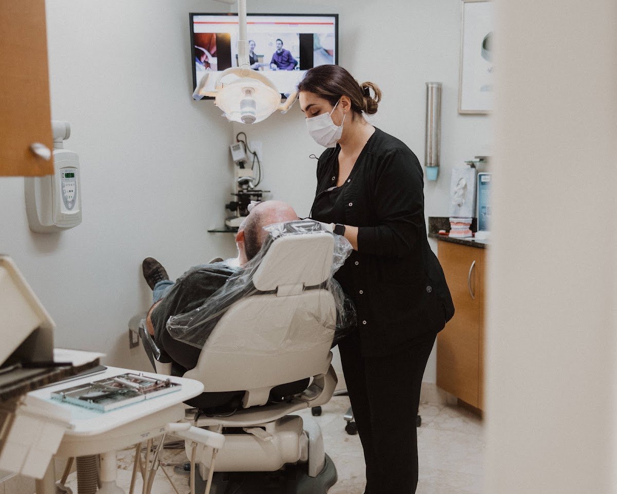 Gallardo Periodontics and Implant Dentistry photo 3