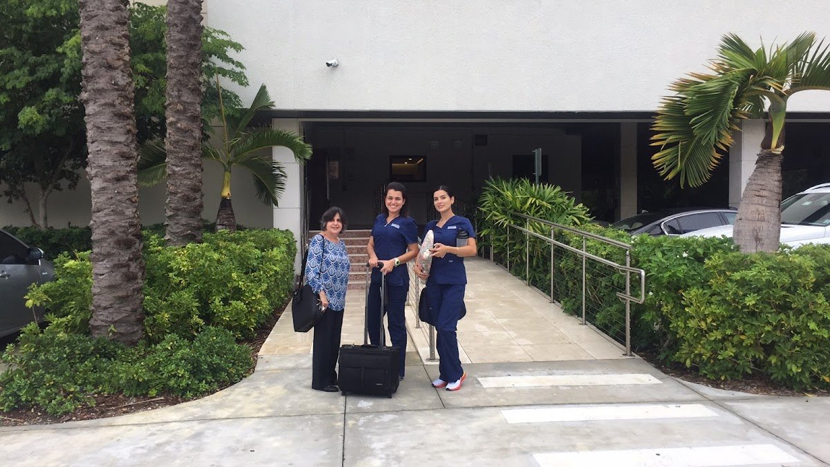 Idalia Lastra, D.M.D. photo 2