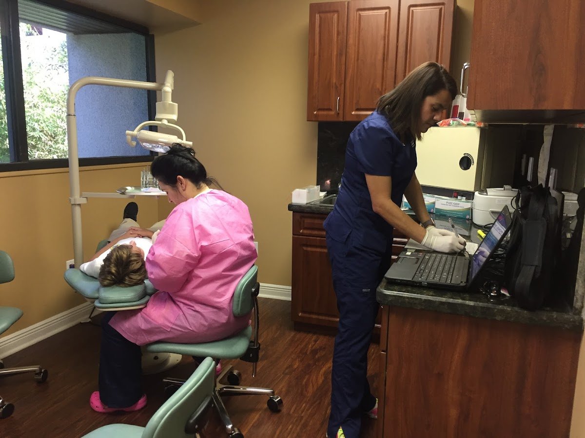 Idalia Lastra, D.M.D. photo 3