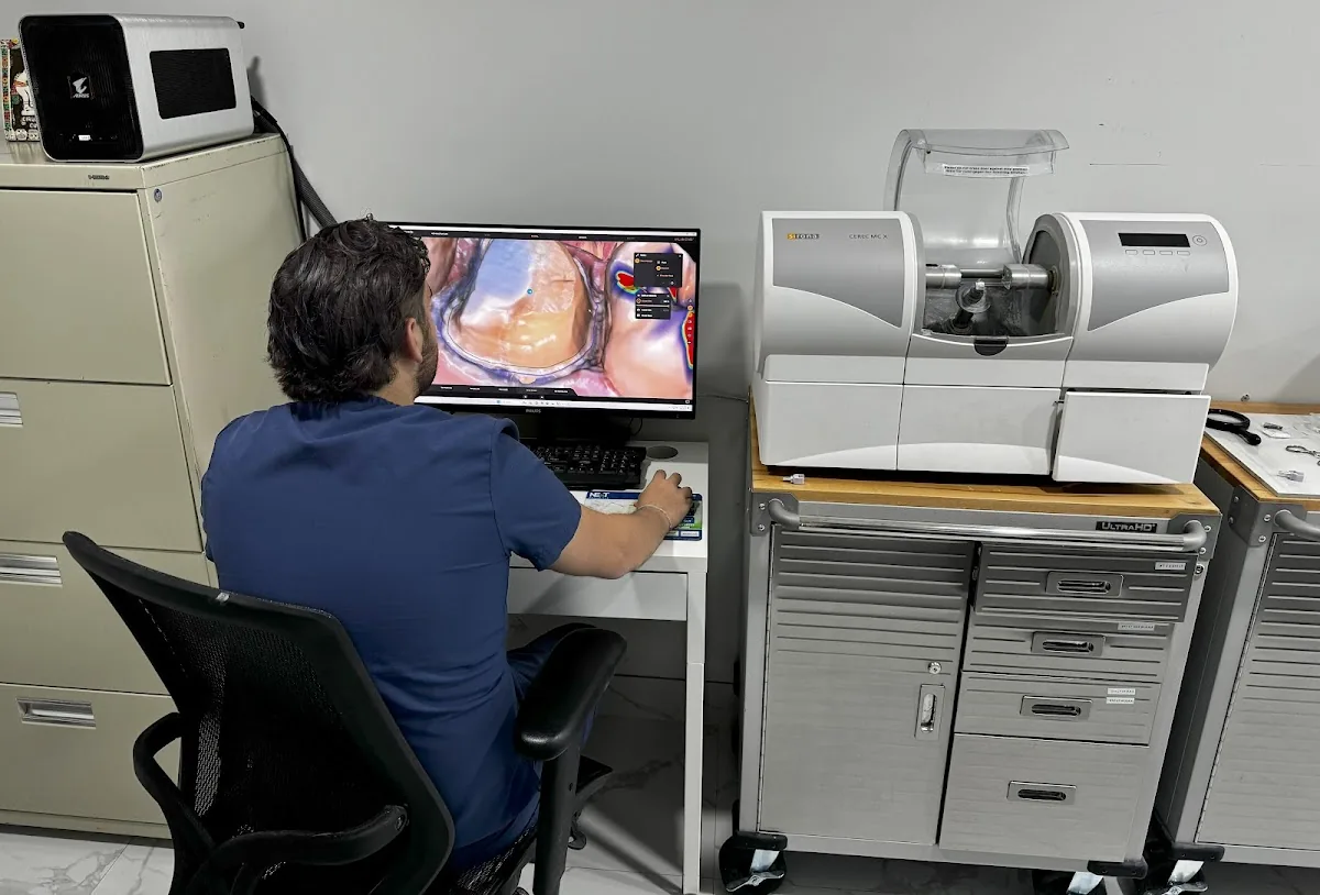 Lobaina Dental photo 4