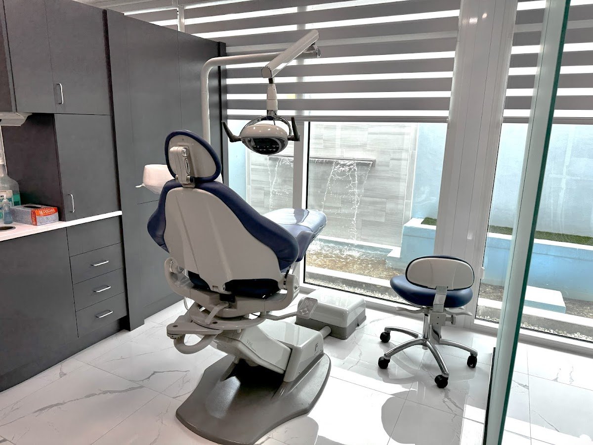 Lobaina Dental photo 2