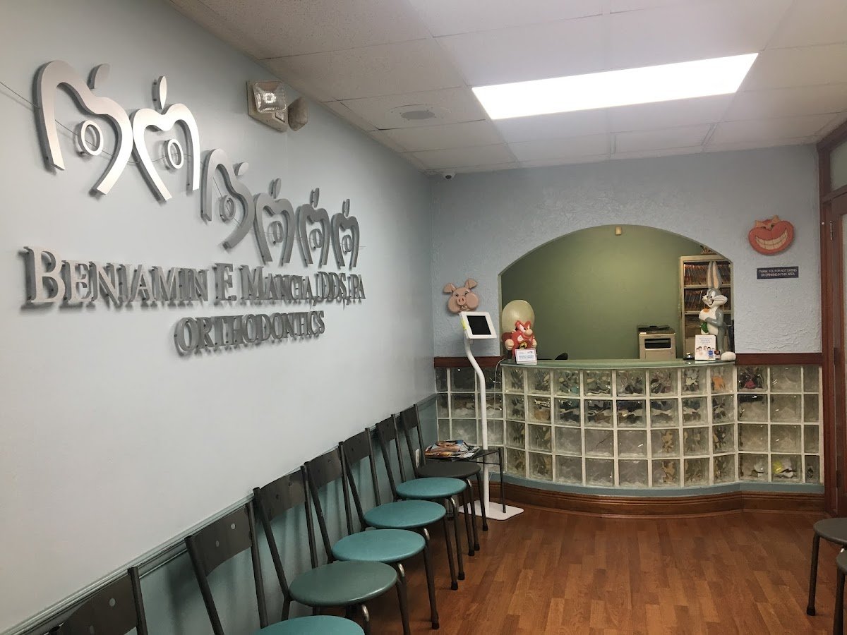 Mancia Orthodontics Miami - Invisalign & Clear Braces photo 2