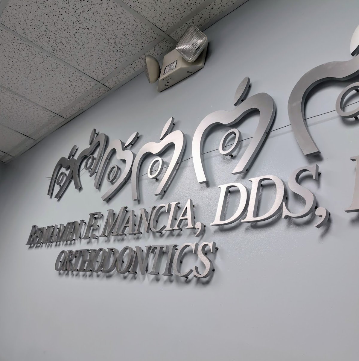 Mancia Orthodontics Miami - Invisalign & Clear Braces photo 4