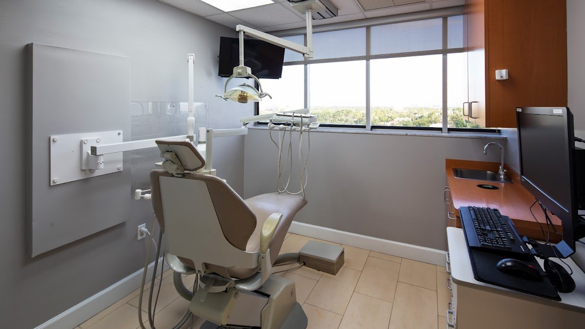 Miami Beach Dental Center photo 2