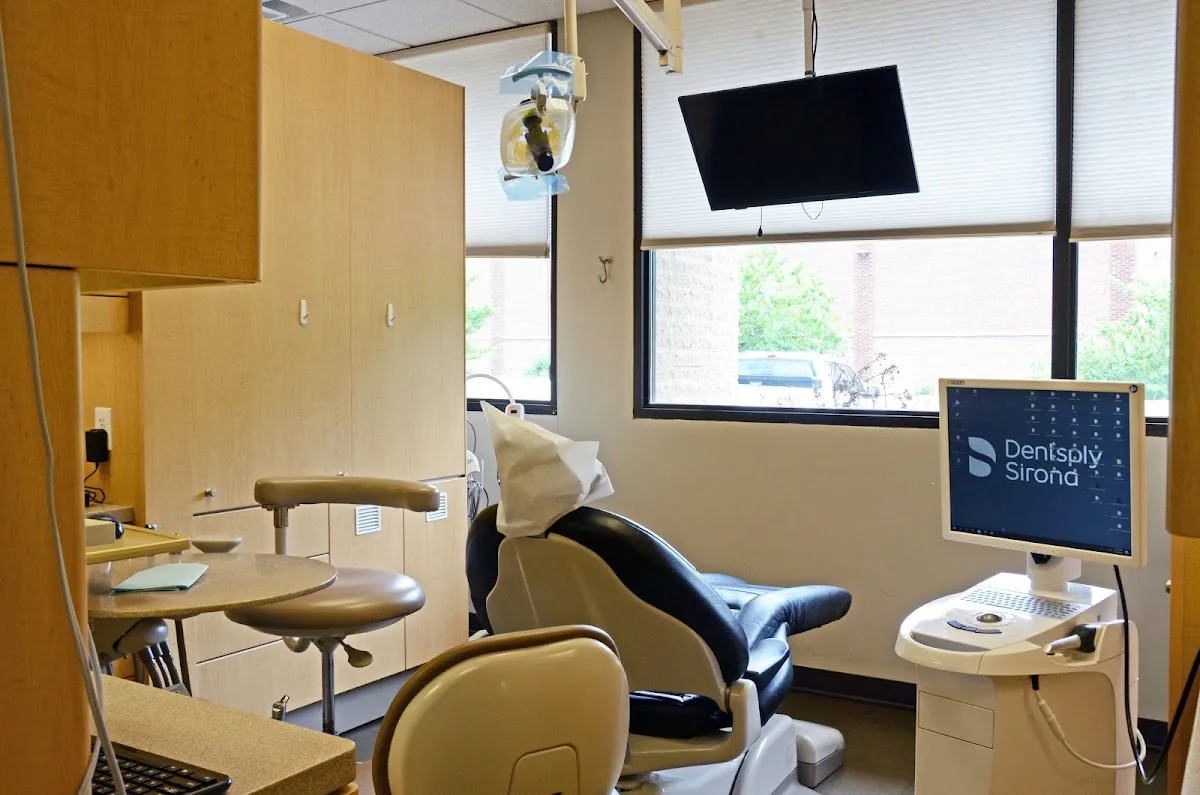 Justin R Poff DDS Bellevue Dental Associates photo 3