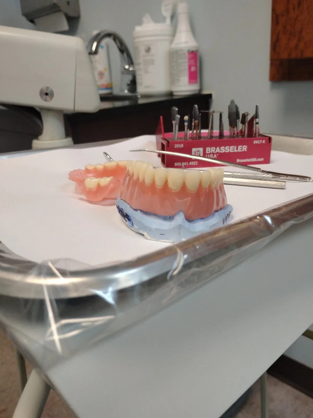 Walk In Dental Clinics Inc photo 2