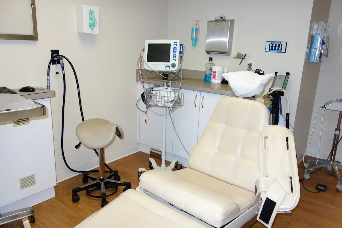Chevy Chase Implant & Oral Surgery - Drs. Park, Kunkle & Lindquist photo 2