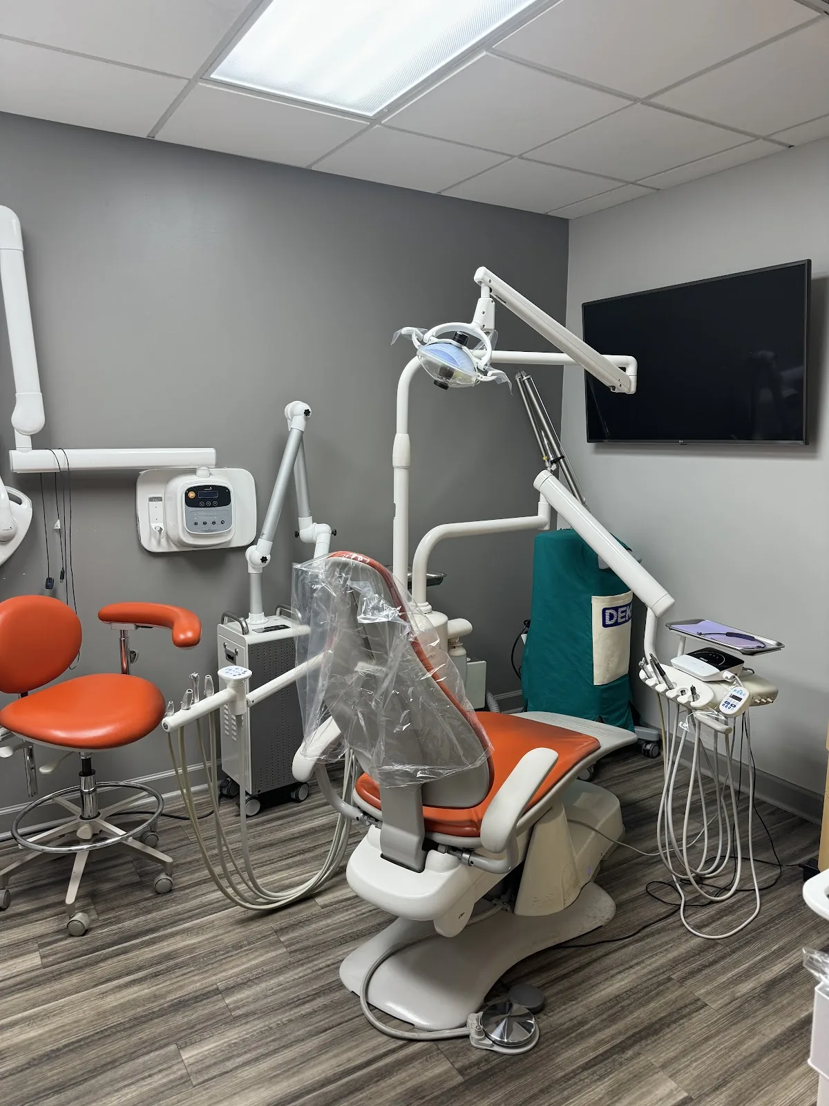 DC Light Dental photo 2