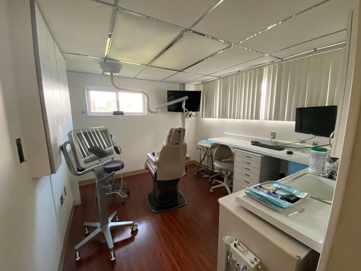 American Dental Associates - Philadelphia photo 3