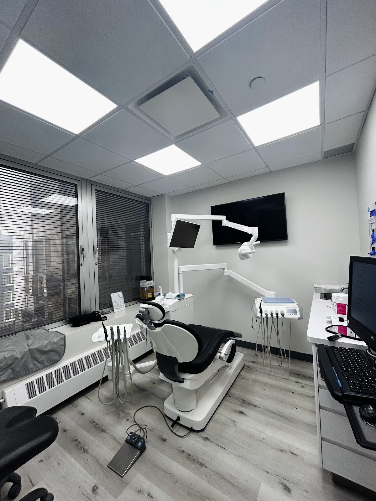 65 Broadway Dental photo 2