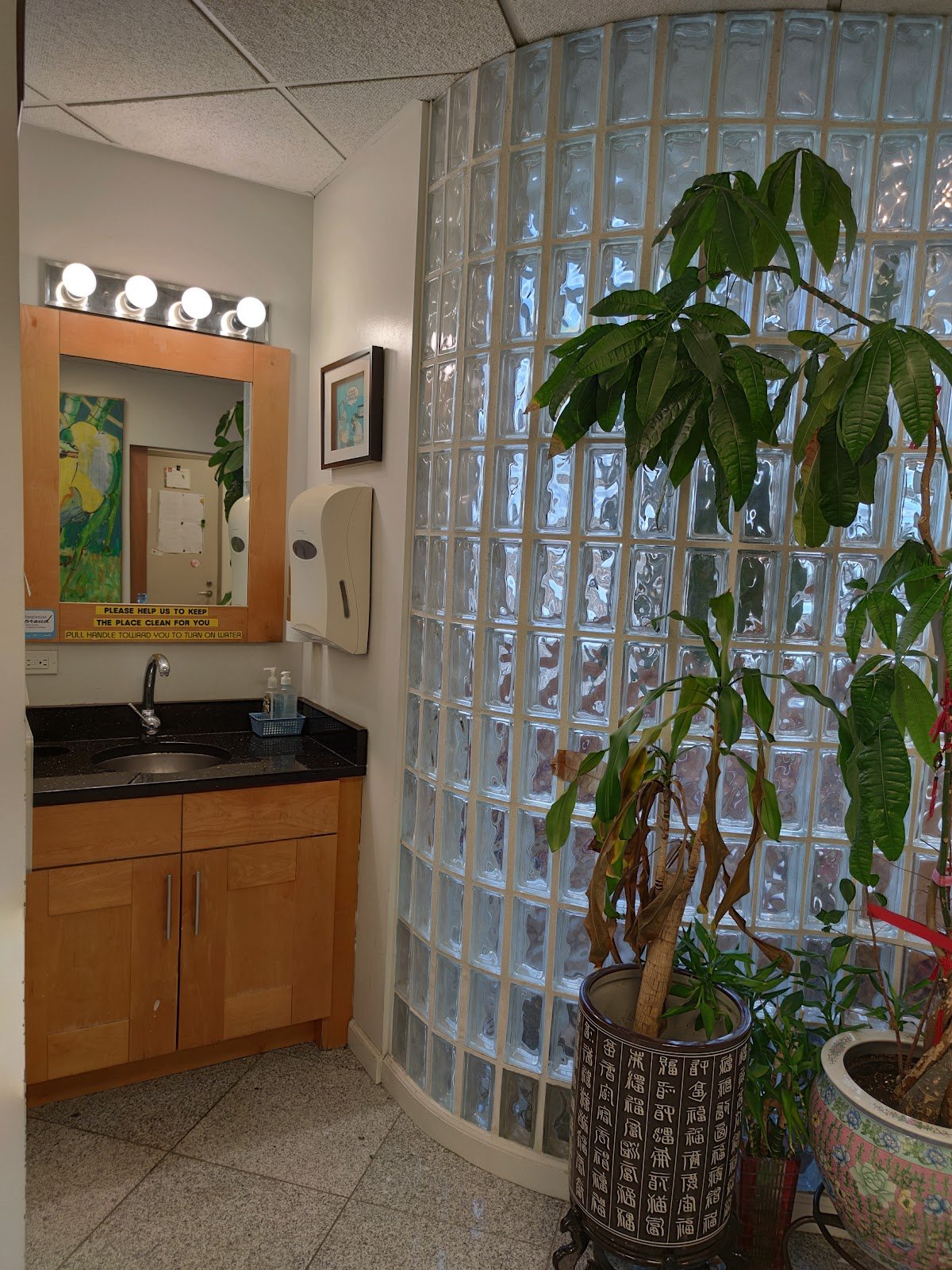 Dr. Yon H. Lai, DDS photo 4