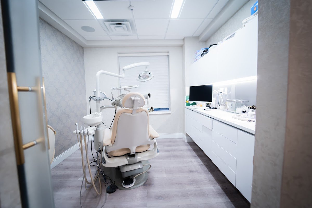 Rozenberg Dental NYC photo 2