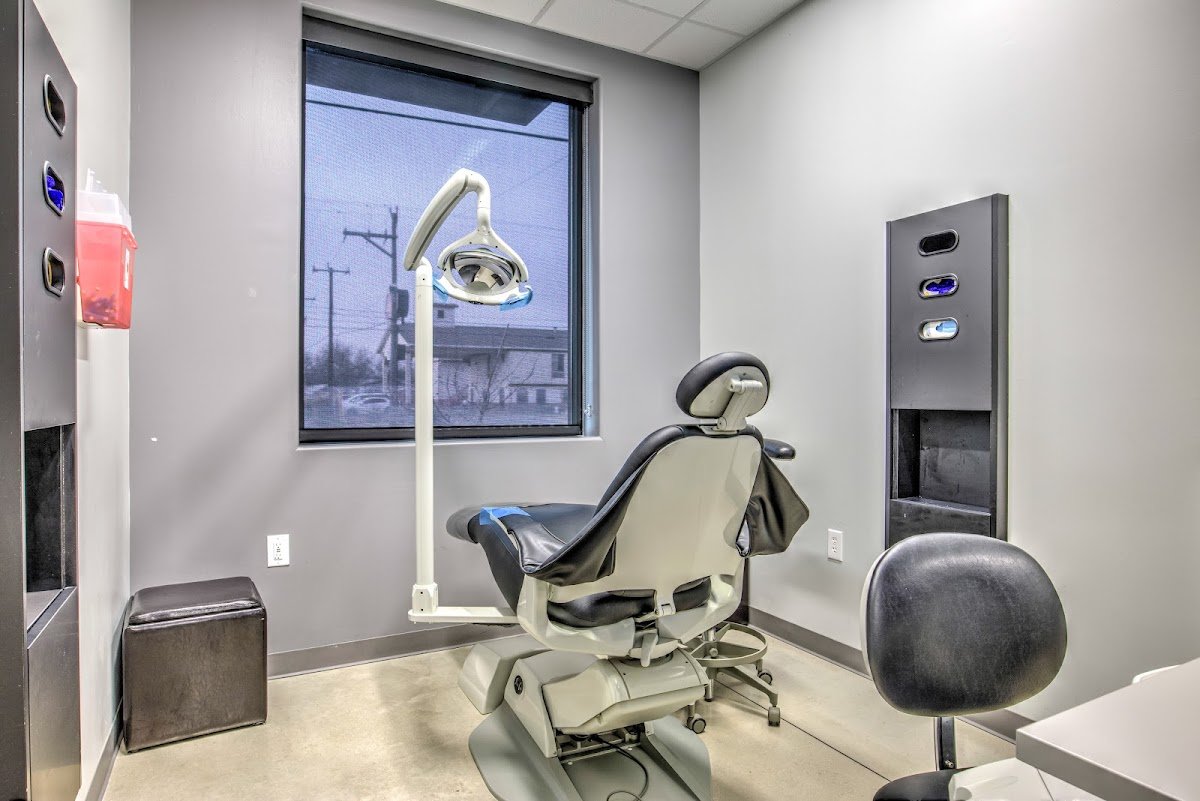 Risas Dental and Braces - Woodlawn Lake photo 3