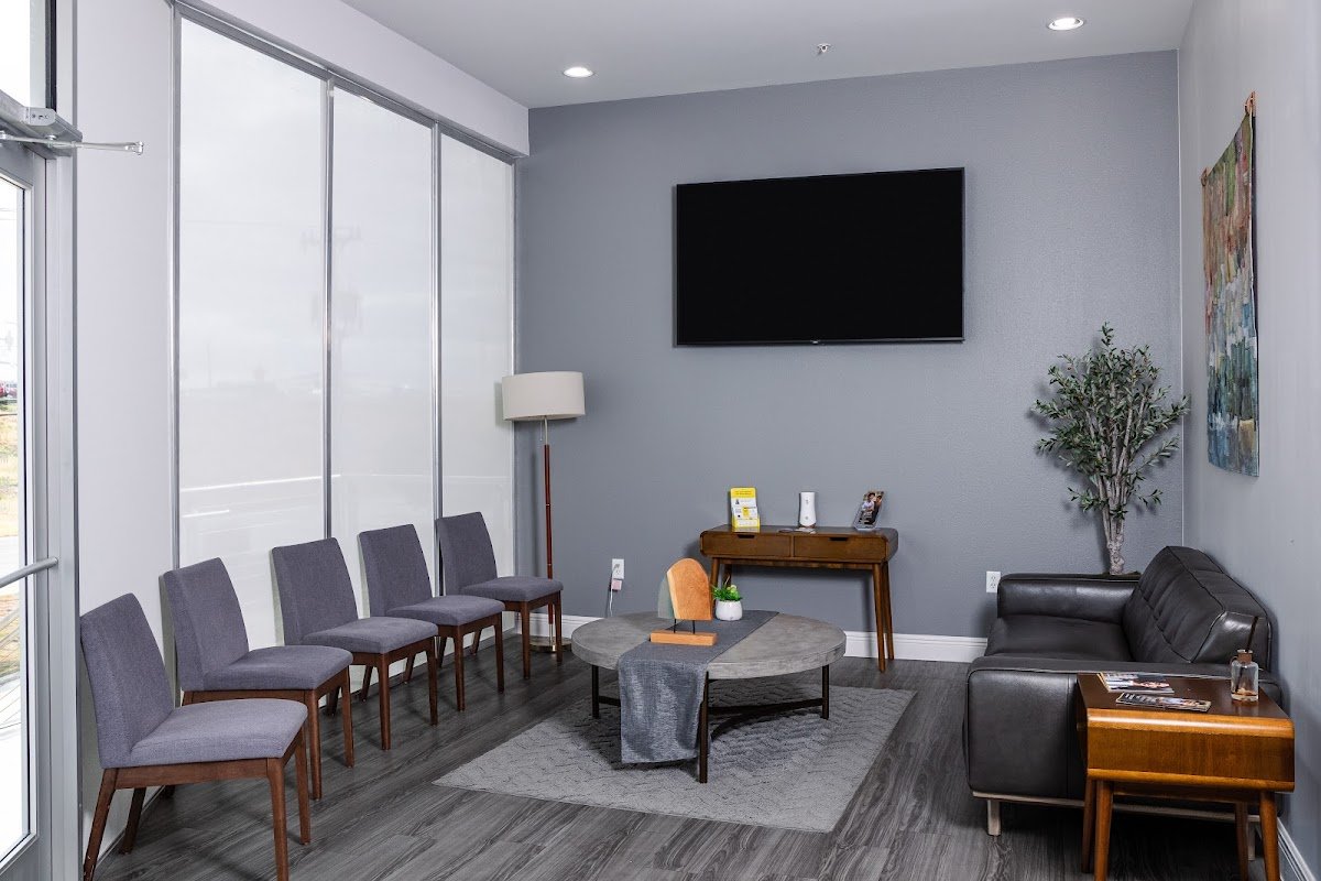 Weekend Dentistry - Dental Emergency Care photo 5