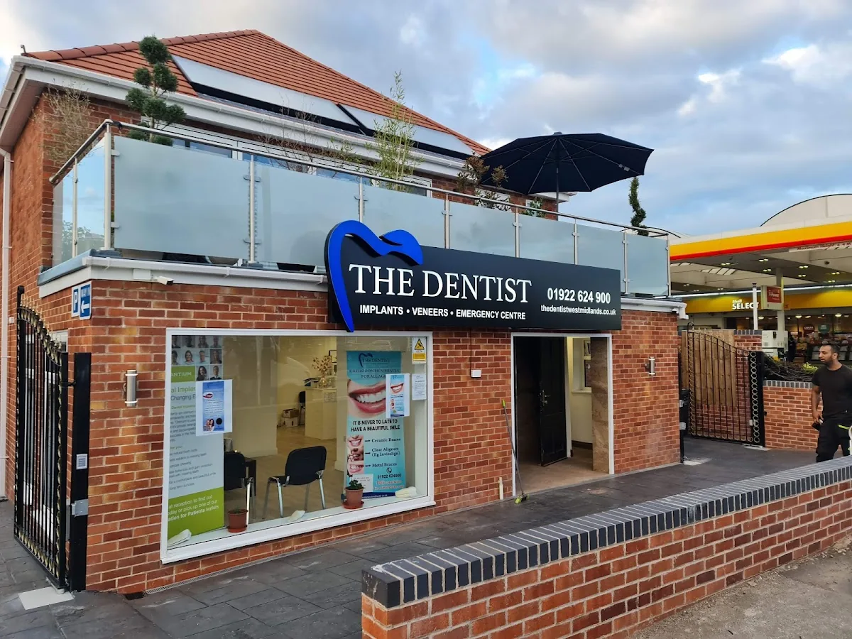 The Dentist, Implants, Veneers, Emergency Center photo 3