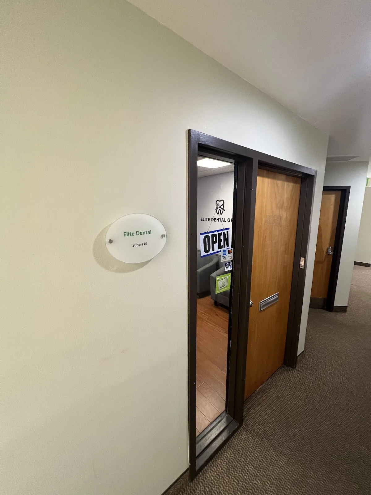 Elite Dental Group (엘리트 치과) photo 3