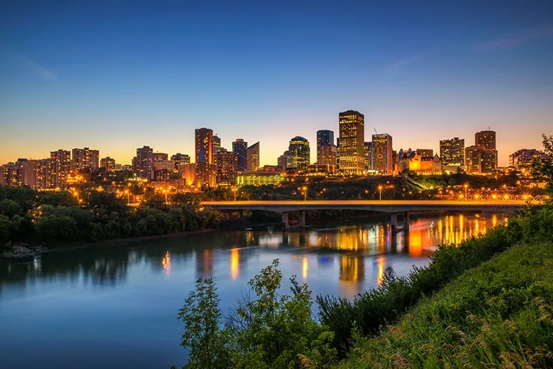 Top 10 Dental Clinics in Edmonton, Alberta (Reviewed )