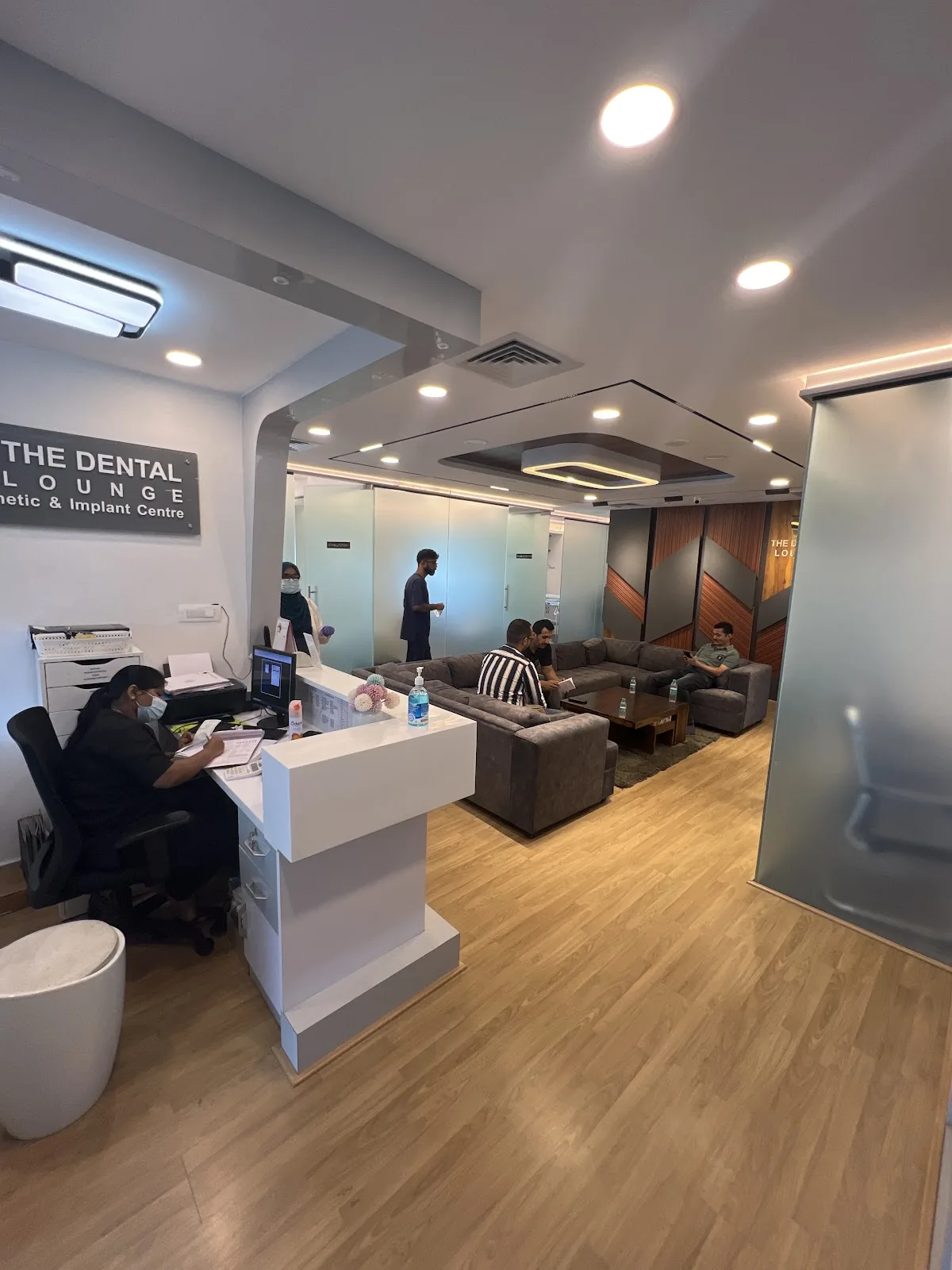The Dental Lounge - Aesthetic & Implant Centre - Kalyan Nagar photo 2