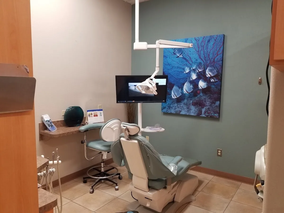 Pearly White Dental photo 2