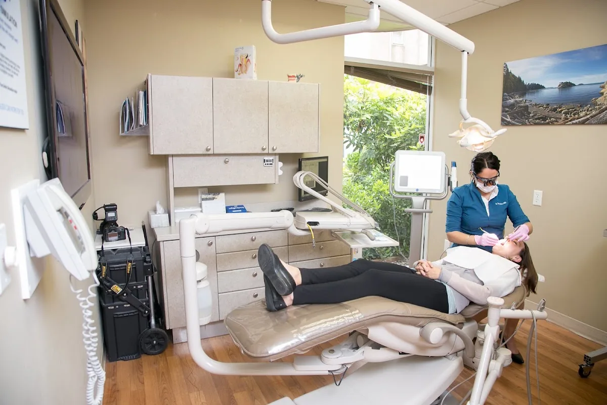 Dundarave Dental | Dr. Tina Dhillon | West Vancouver Dentists photo 3